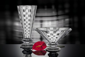 Set of vase and bowl with chessboard patter, made from crystal glass